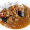 茄子とひき肉のカレー。サラダ。チーズまんじゅう。